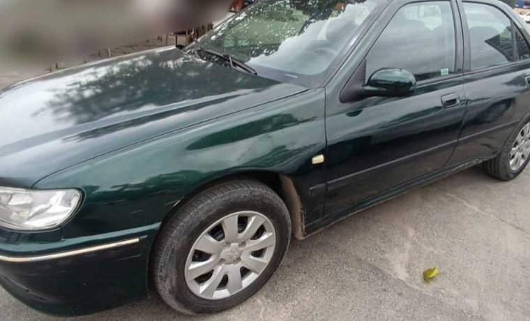 Peugeot 406